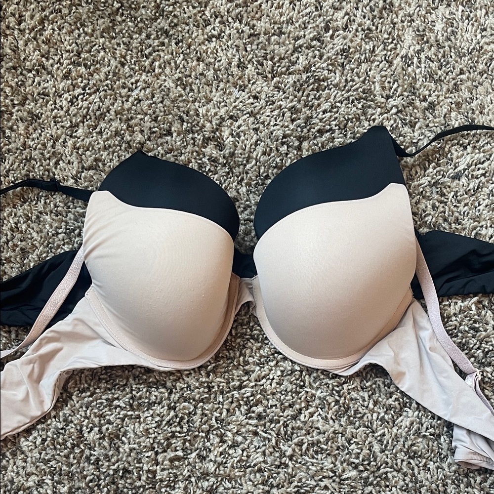 Victoria's Secret Black and Cream Bra